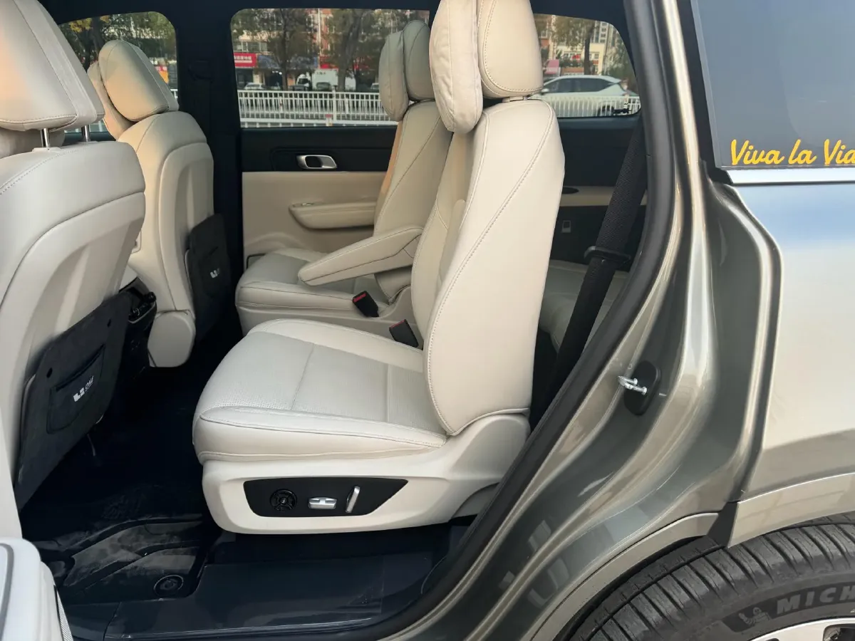 2021 Li ONE Range Extended 131HP REEV 40.5KWH,autocango,china used car exporter,china ev exporter,chinese used car exporter,chinese used ev exporter