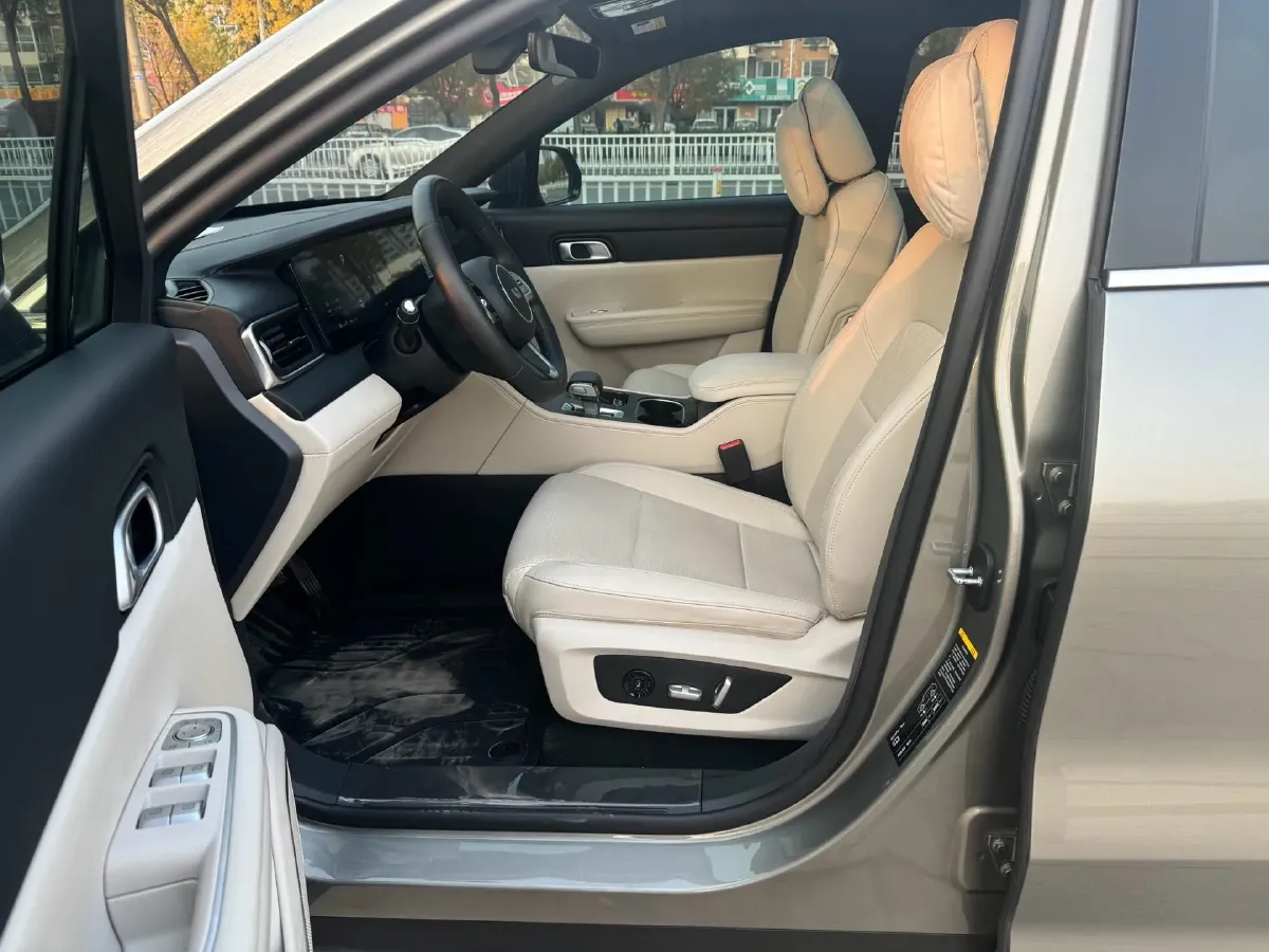 2021 Li ONE Range Extended 131HP REEV 40.5KWH,autocango,china used car exporter,china ev exporter,chinese used car exporter,chinese used ev exporter