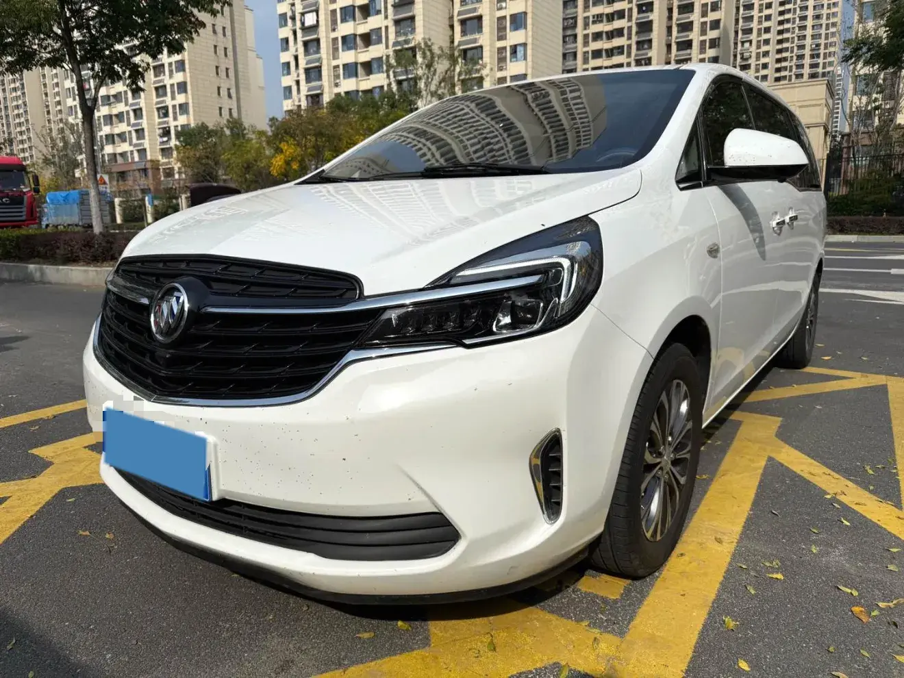 2022 BUICK GL8 view 1