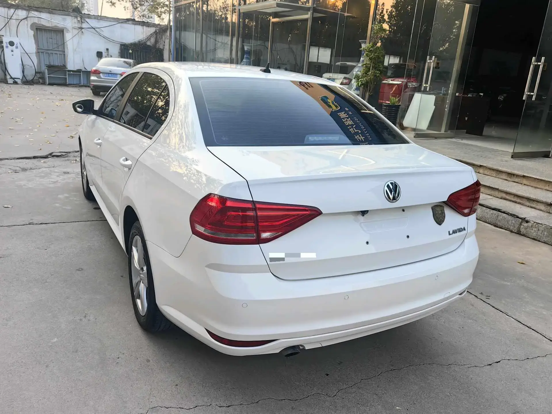 2017 VOLKSWAGEN LAVIDA thumbnail 4