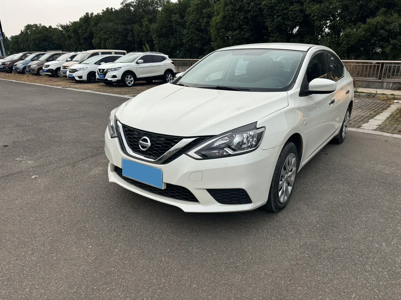 2021 NISSAN SYLPHY view 1