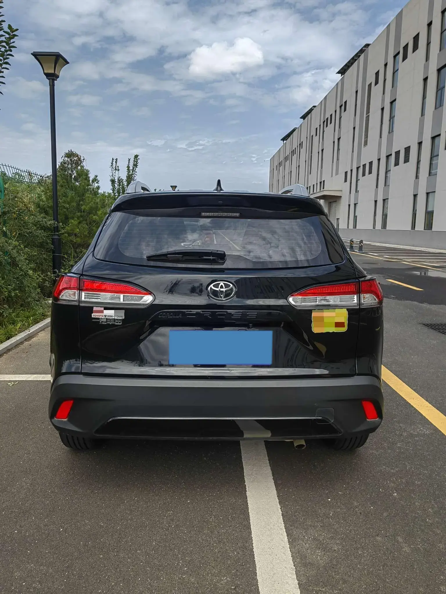 2023 TOYOTA COROLLA thumbnail 2