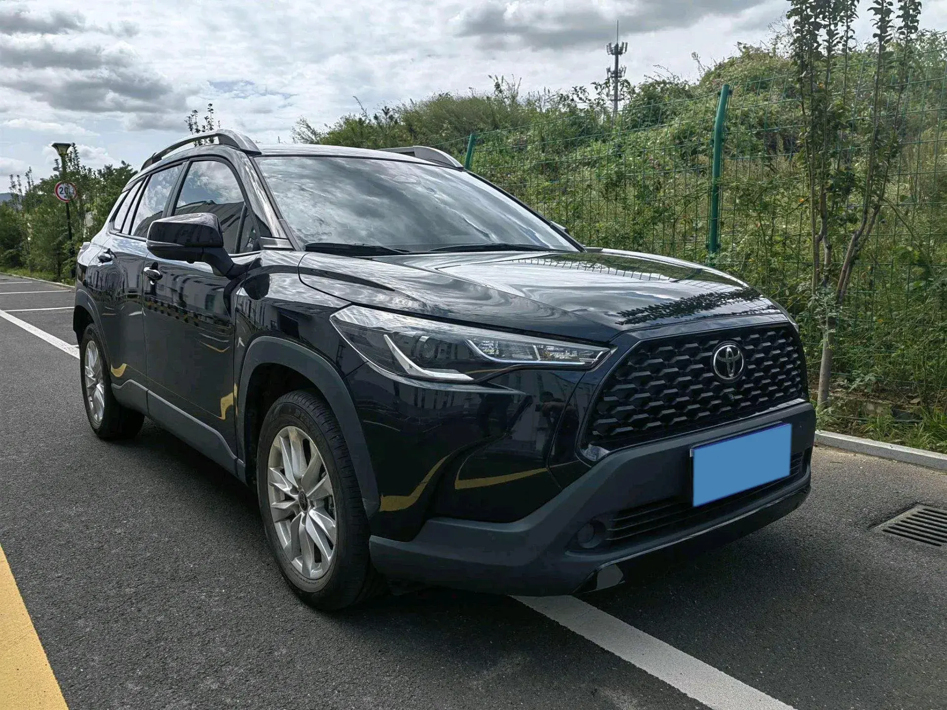 2023 TOYOTA COROLLA thumbnail 3