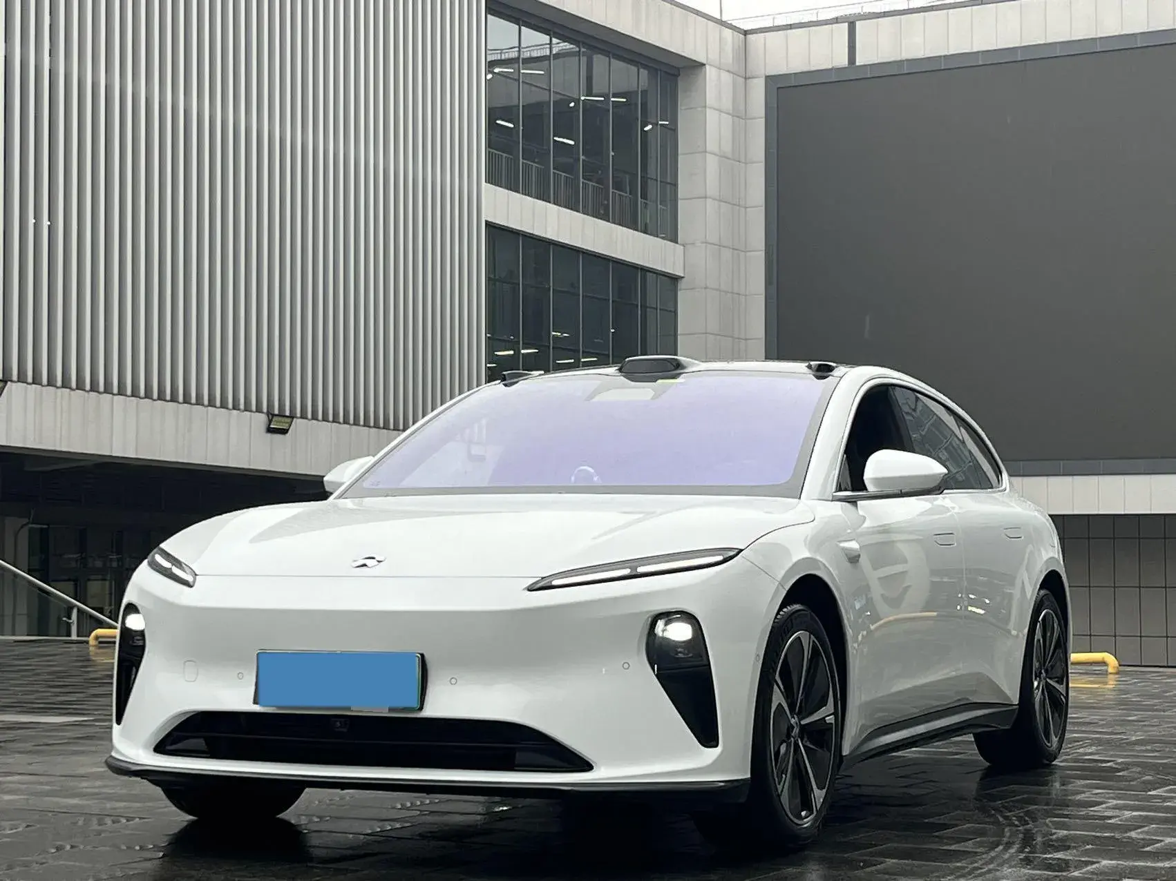 2024 NIO ET5T view 1