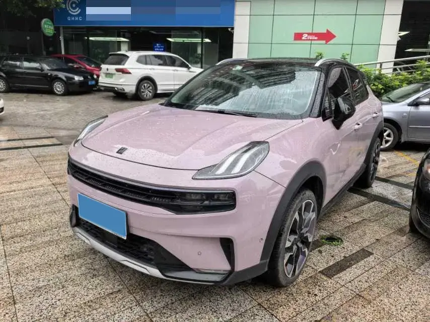 2022 LYNK&CO 06 view 1