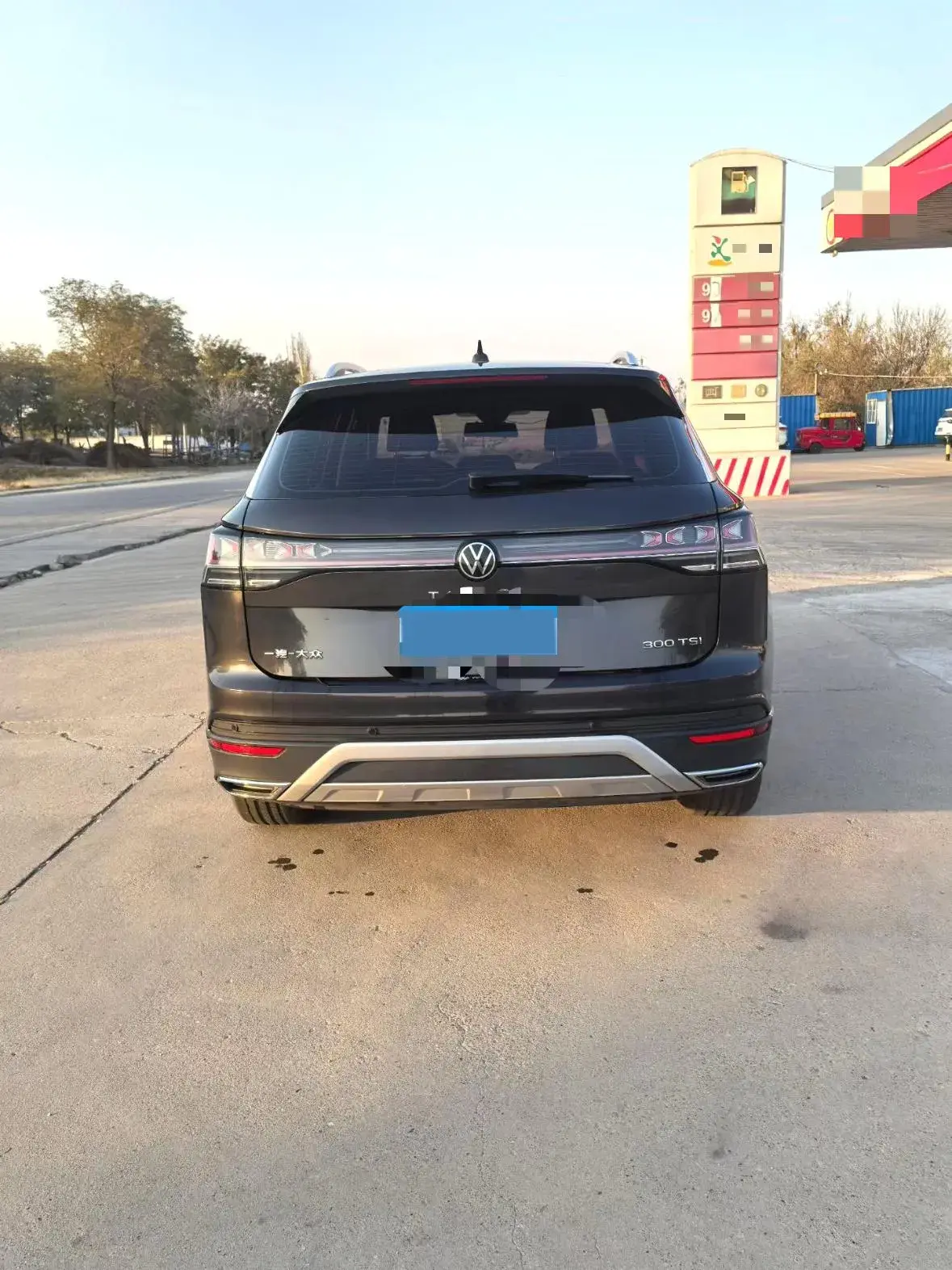 2024 VOLKSWAGEN TAYRON thumbnail 3