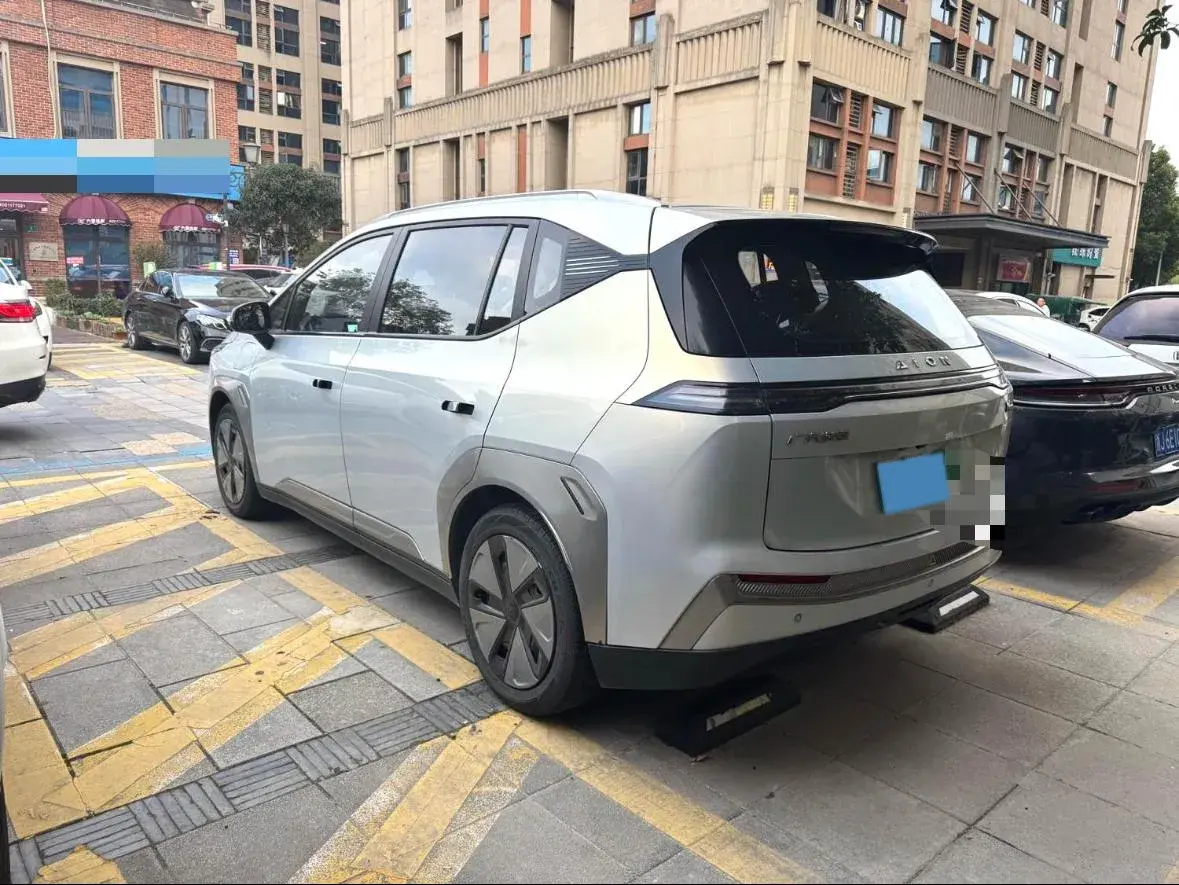 2023 AION Y thumbnail 4