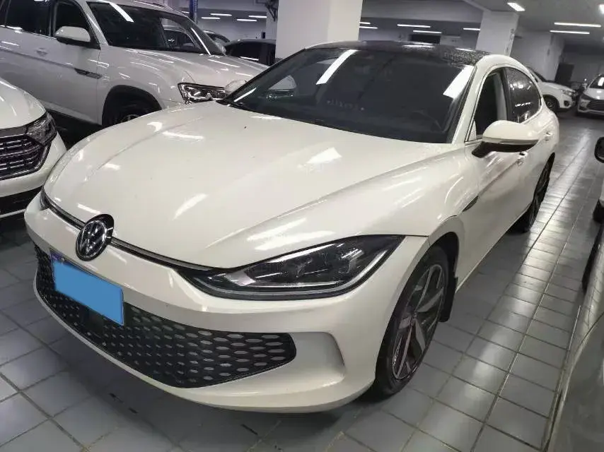 2024 VOLKSWAGEN LAMANDO view 1