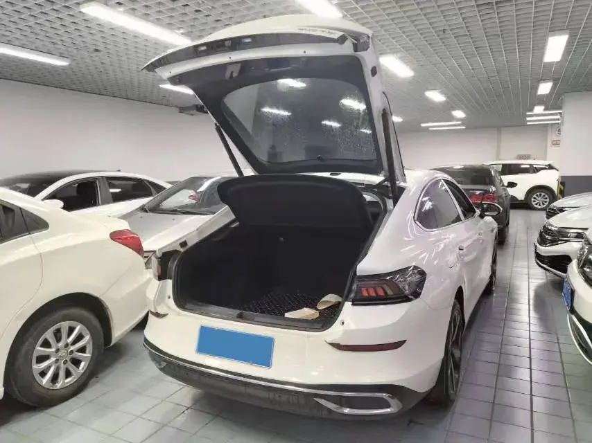 2024 VOLKSWAGEN LAMANDO thumbnail 3