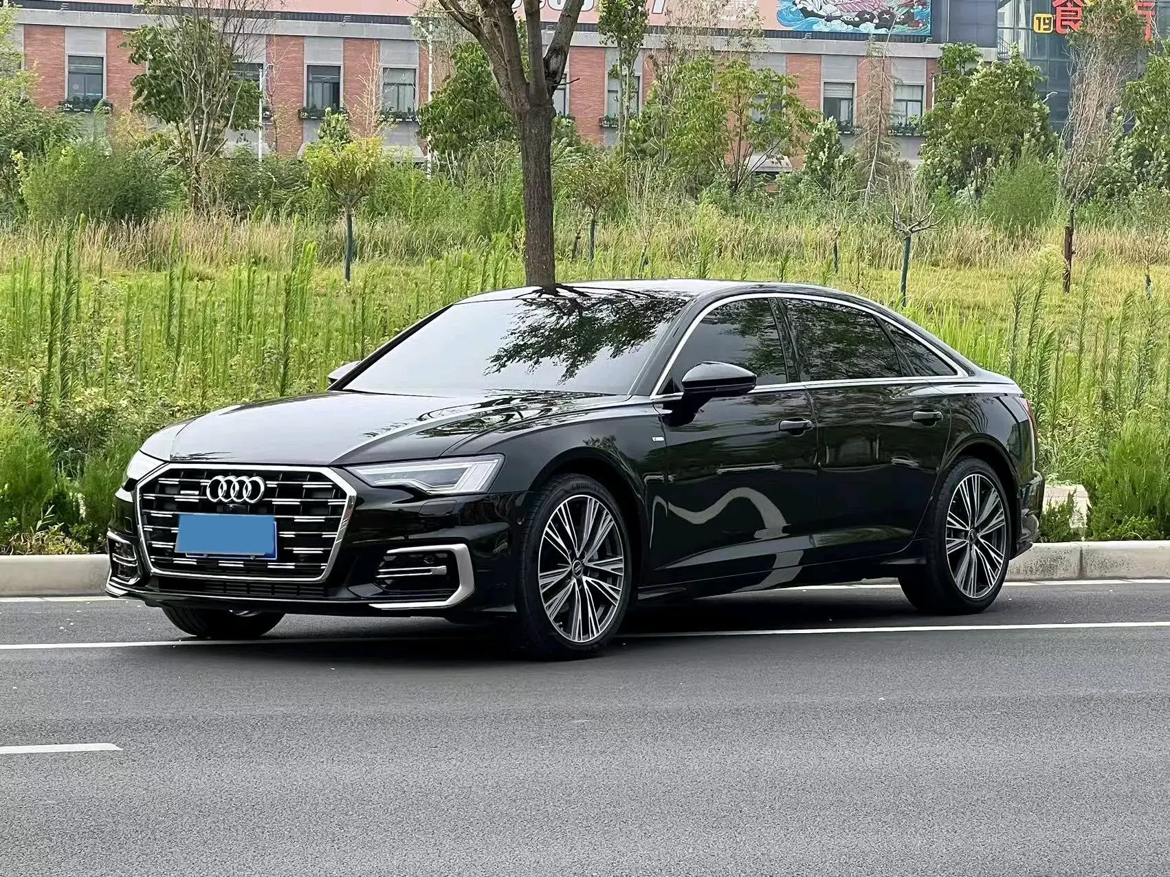 2023 AUDI A6L view 1
