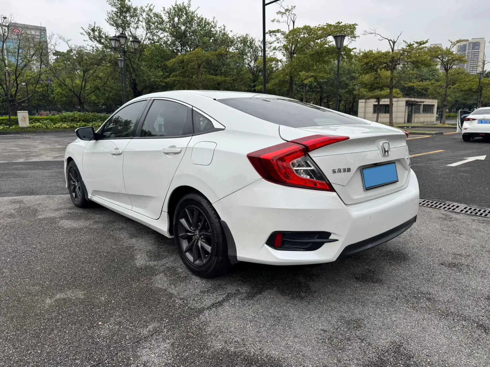 2019 HONDA CIVIC thumbnail 4