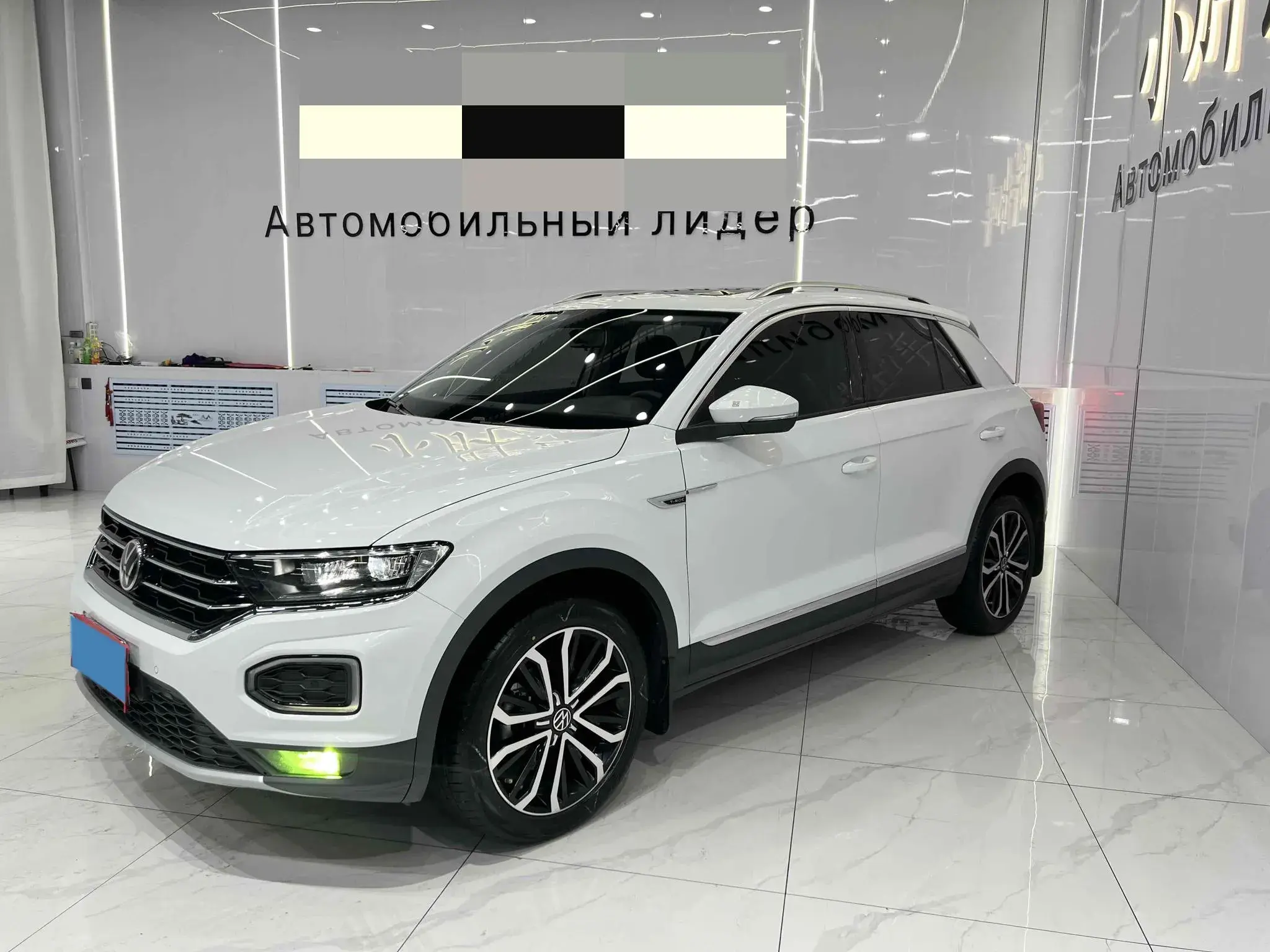 2022 VOLKSWAGEN T-ROC view 1