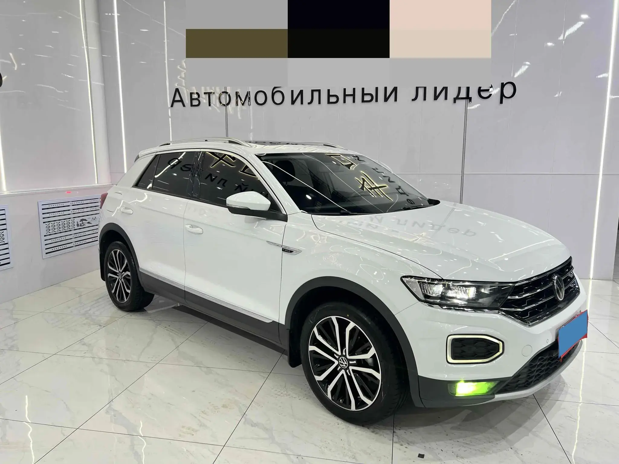 2022 VOLKSWAGEN T-ROC thumbnail 4