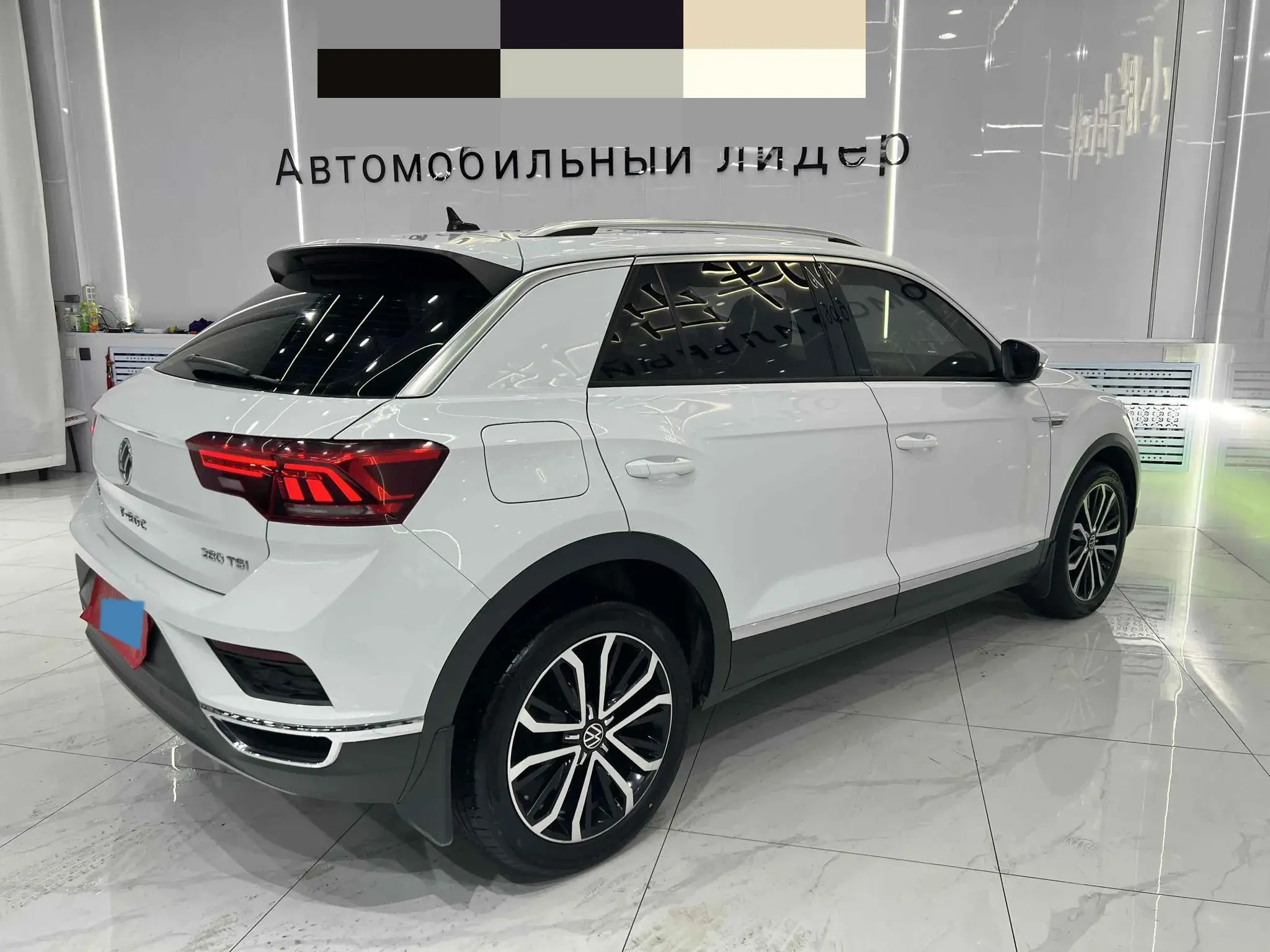 2022 VOLKSWAGEN T-ROC thumbnail 3