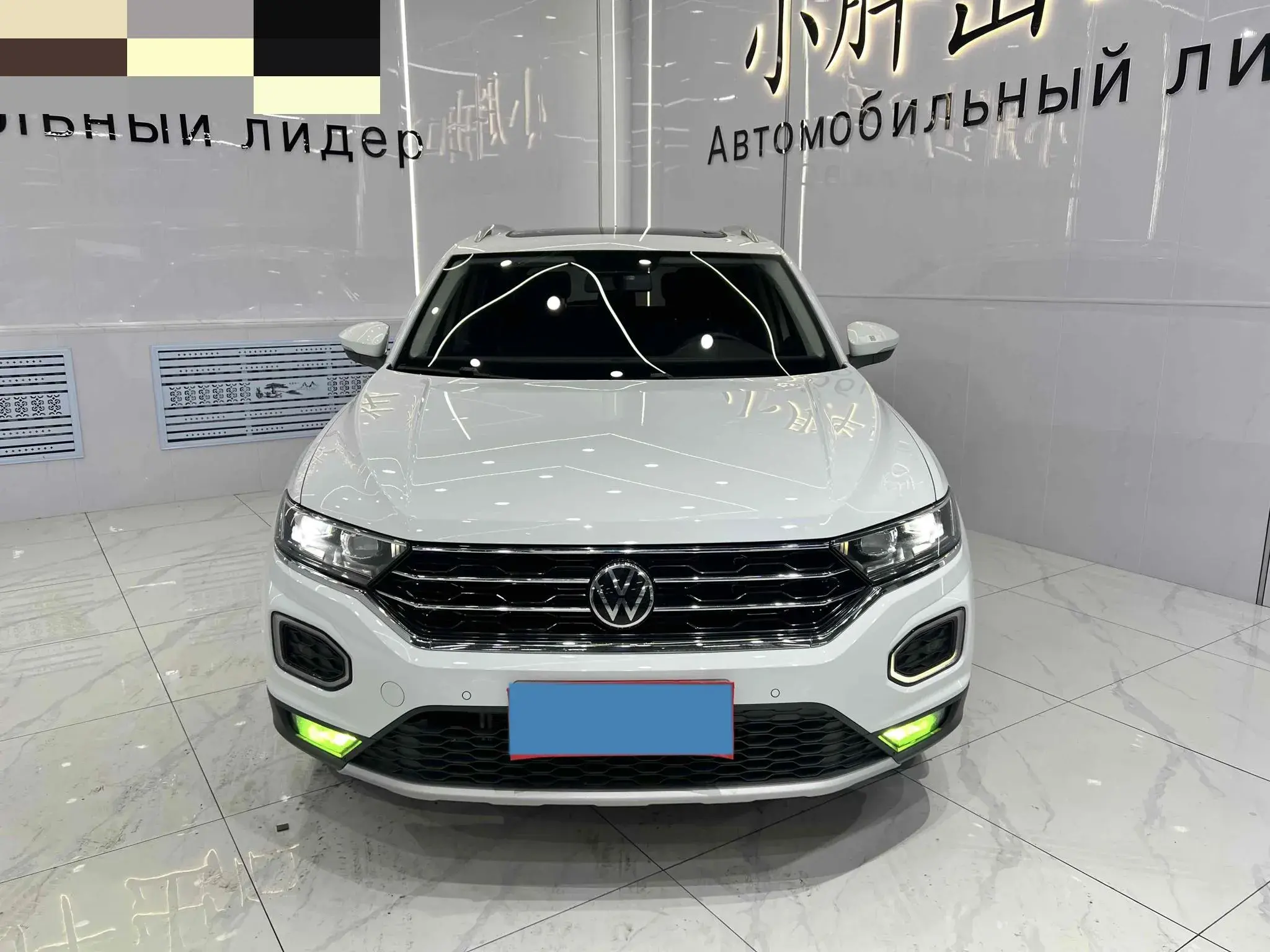 2022 VOLKSWAGEN T-ROC thumbnail 2