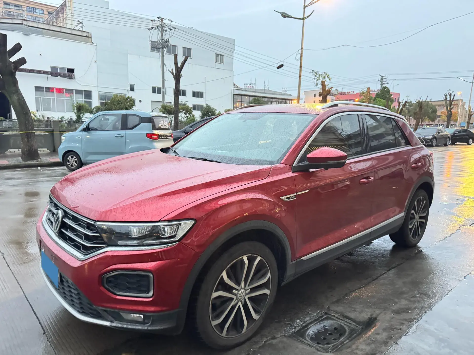 2019 VOLKSWAGEN T-ROC view 1