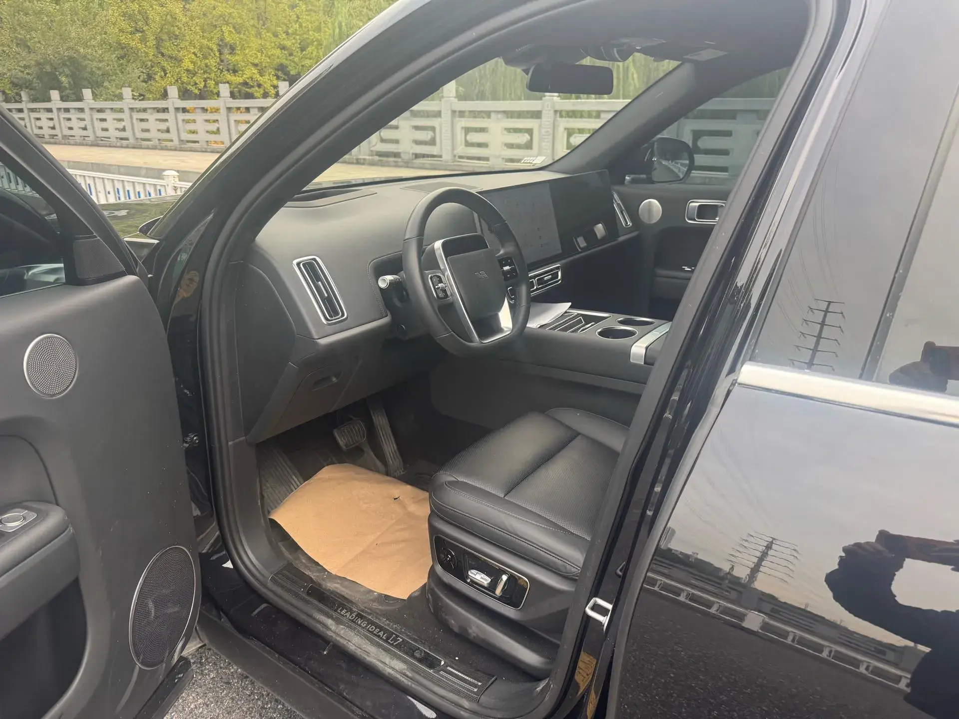 2023 LI L7 thumbnail 4