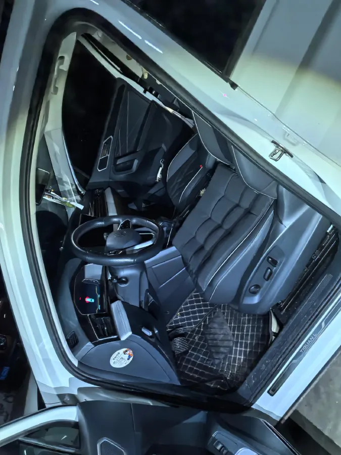 2023 Volkswagen Tiguan L 1.5T 160HP L4 7DCT,autocango,china used car exporter,china ev exporter,chinese used car exporter,chinese used ev exporter