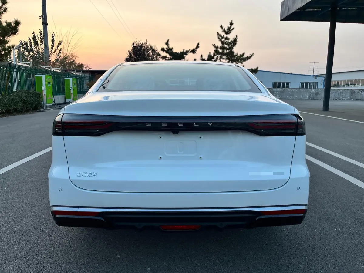 2025 Geely Galaxy Starshine 6 1.5L 112HP L4 1DHT PHEV,autocango,china used car exporter,china ev exporter,chinese used car exporter,chinese used ev exporter