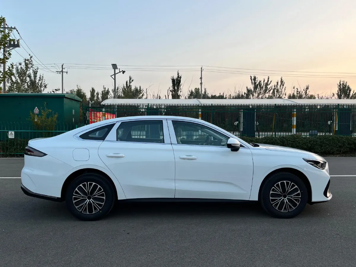 2025 Geely Galaxy Starshine 6 1.5L 112HP L4 1DHT PHEV,autocango,china used car exporter,china ev exporter,chinese used car exporter,chinese used ev exporter