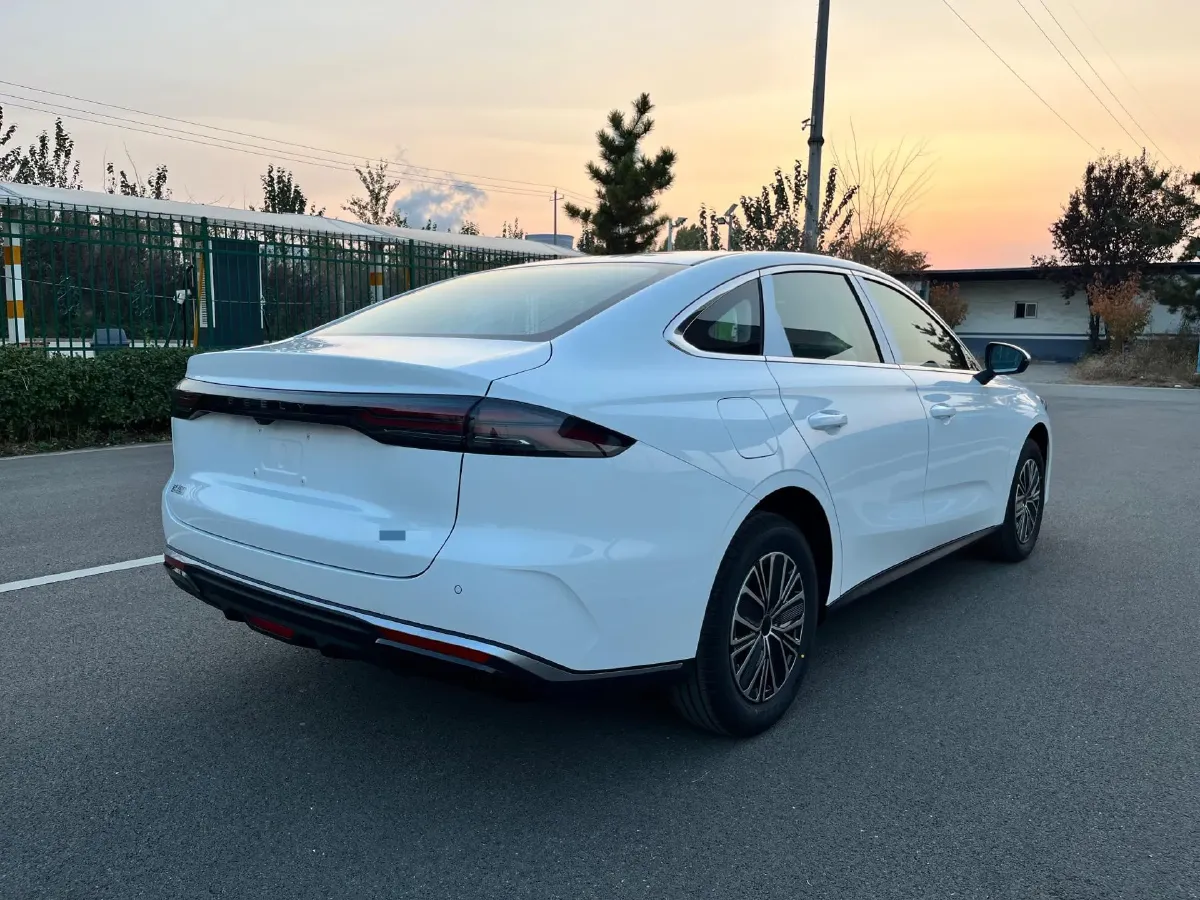 2025 Geely Galaxy Starshine 6 1.5L 112HP L4 1DHT PHEV,autocango,china used car exporter,china ev exporter,chinese used car exporter,chinese used ev exporter