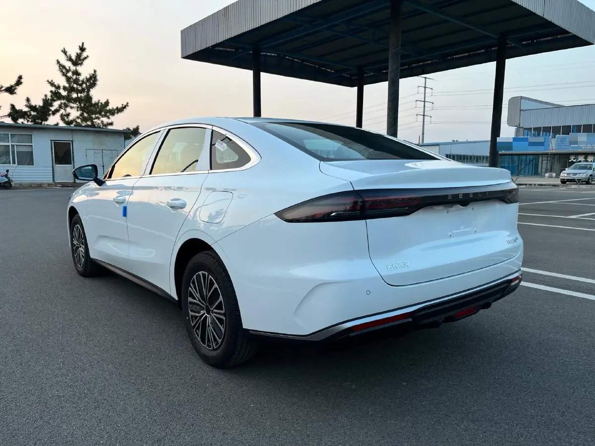 2025 Geely Galaxy Starshine 6 1.5L 112HP L4 1DHT PHEV,autocango,china used car exporter,china ev exporter,chinese used car exporter,chinese used ev exporter