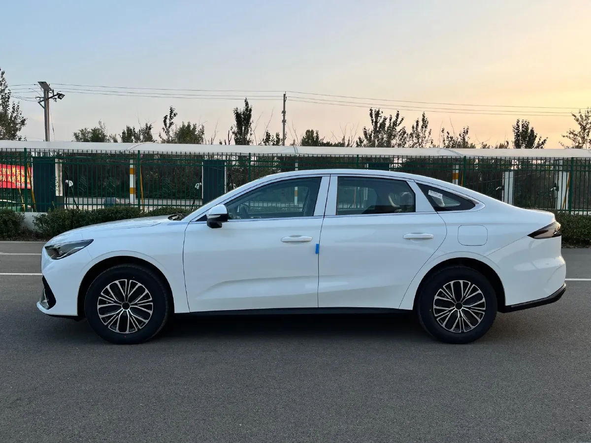 2025 Geely Galaxy Starshine 6 1.5L 112HP L4 1DHT PHEV,autocango,china used car exporter,china ev exporter,chinese used car exporter,chinese used ev exporter