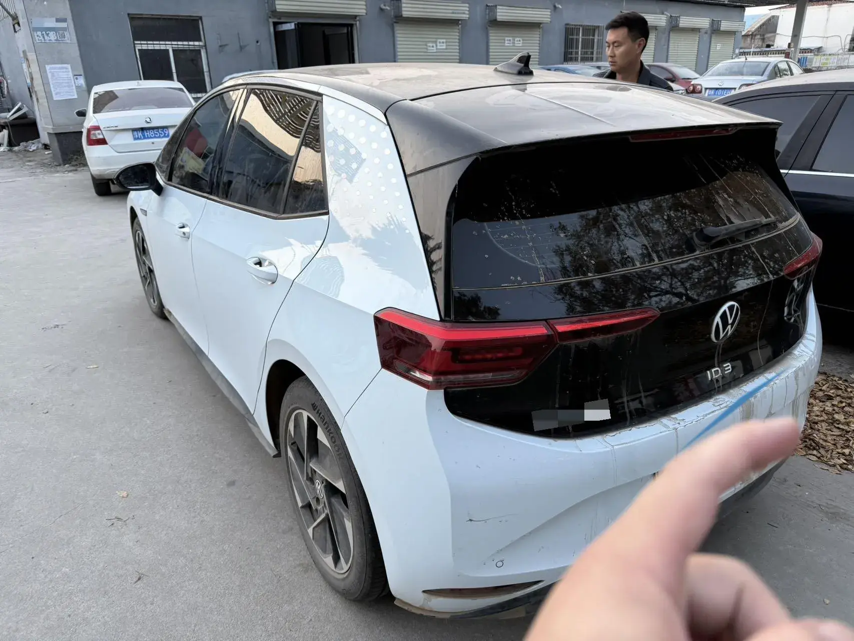 2023 VOLKSWAGEN ID.3 thumbnail 3