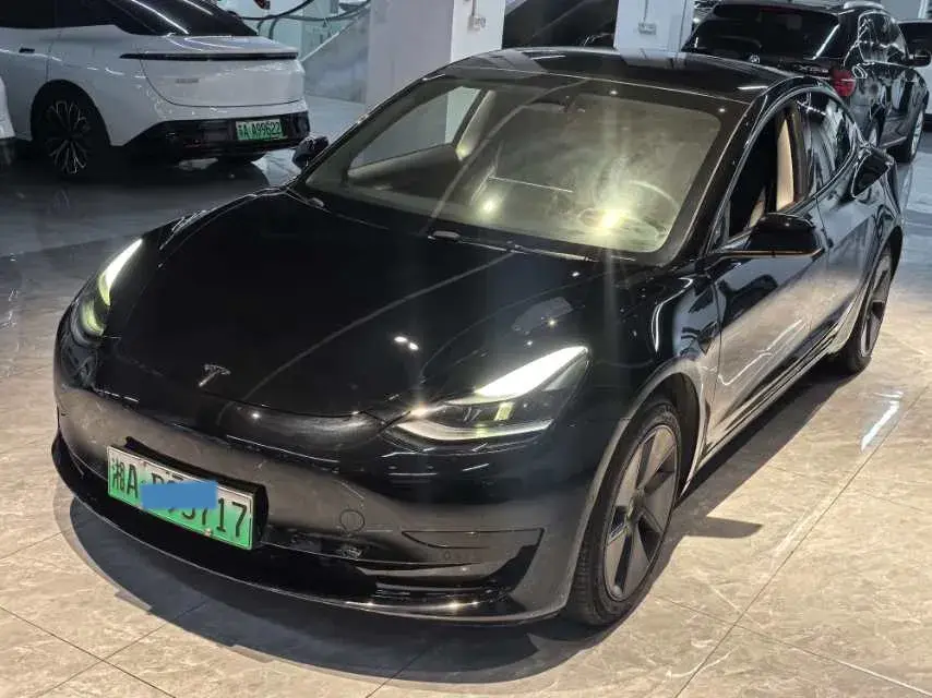 2022 TESLA MODEL view 1