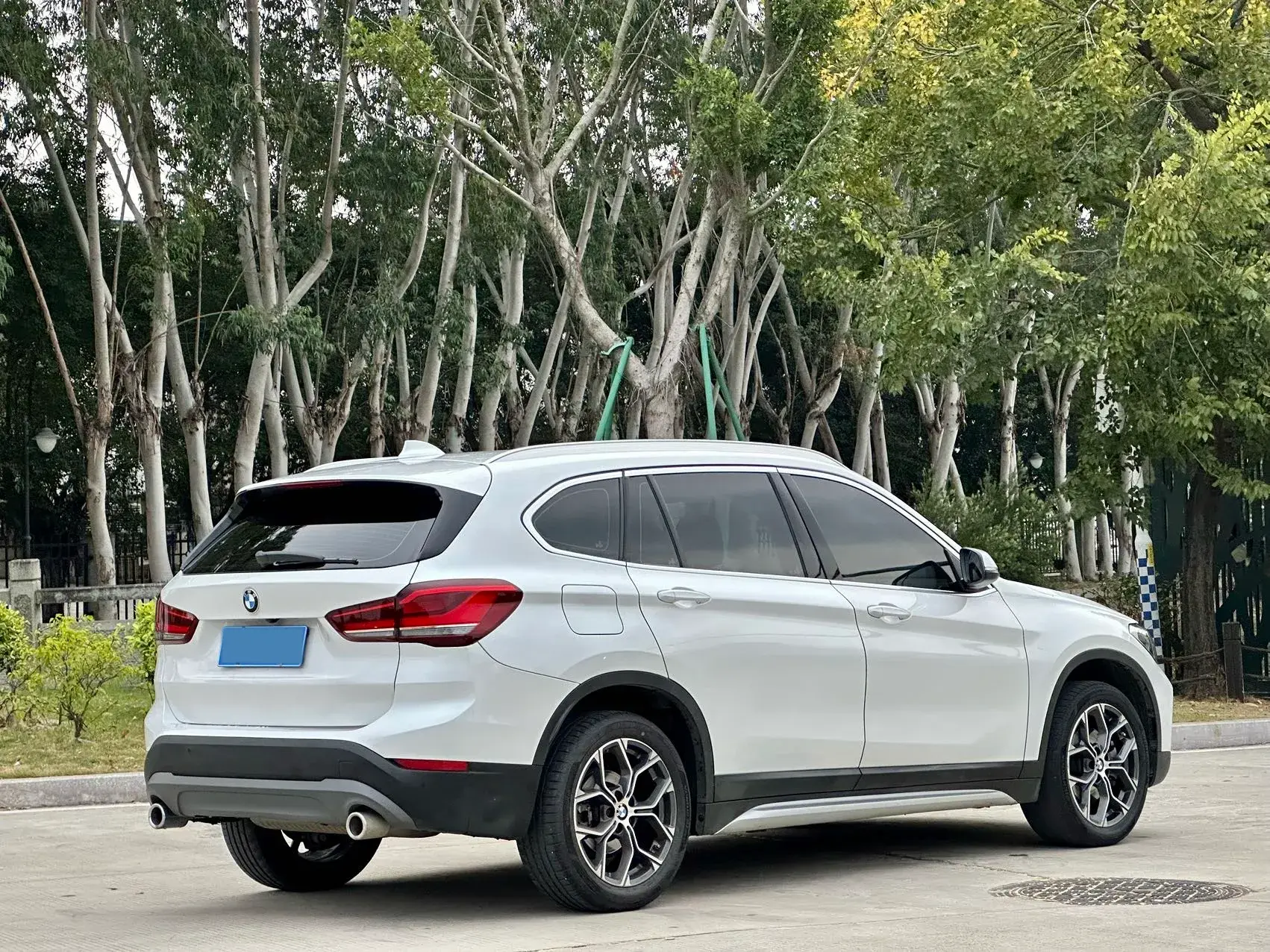 2021 BMW X1 thumbnail 4