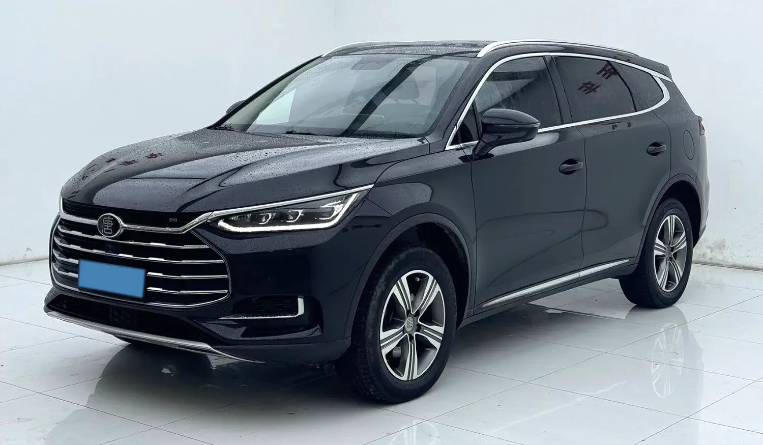 2019 BYD TANG view 1