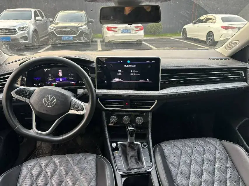 2023 VOLKSWAGEN SAGITAR thumbnail 3