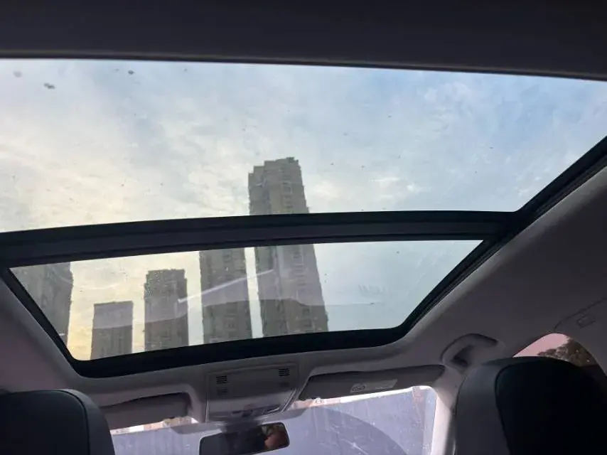 2023 VOLKSWAGEN SAGITAR thumbnail 4