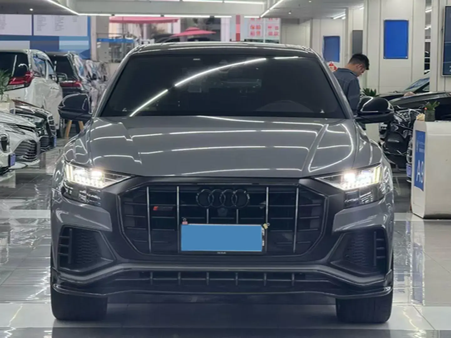 2019 AUDI Q8 thumbnail 2