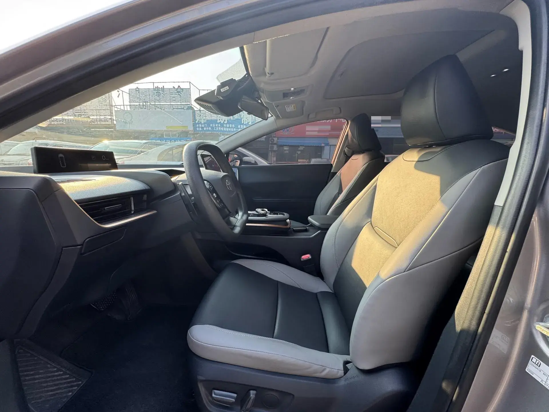 2023 TOYOTA BZ3 thumbnail 3