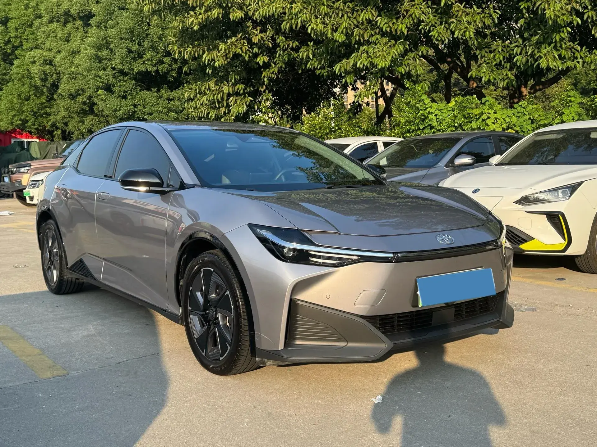 2023 TOYOTA BZ3 thumbnail 2