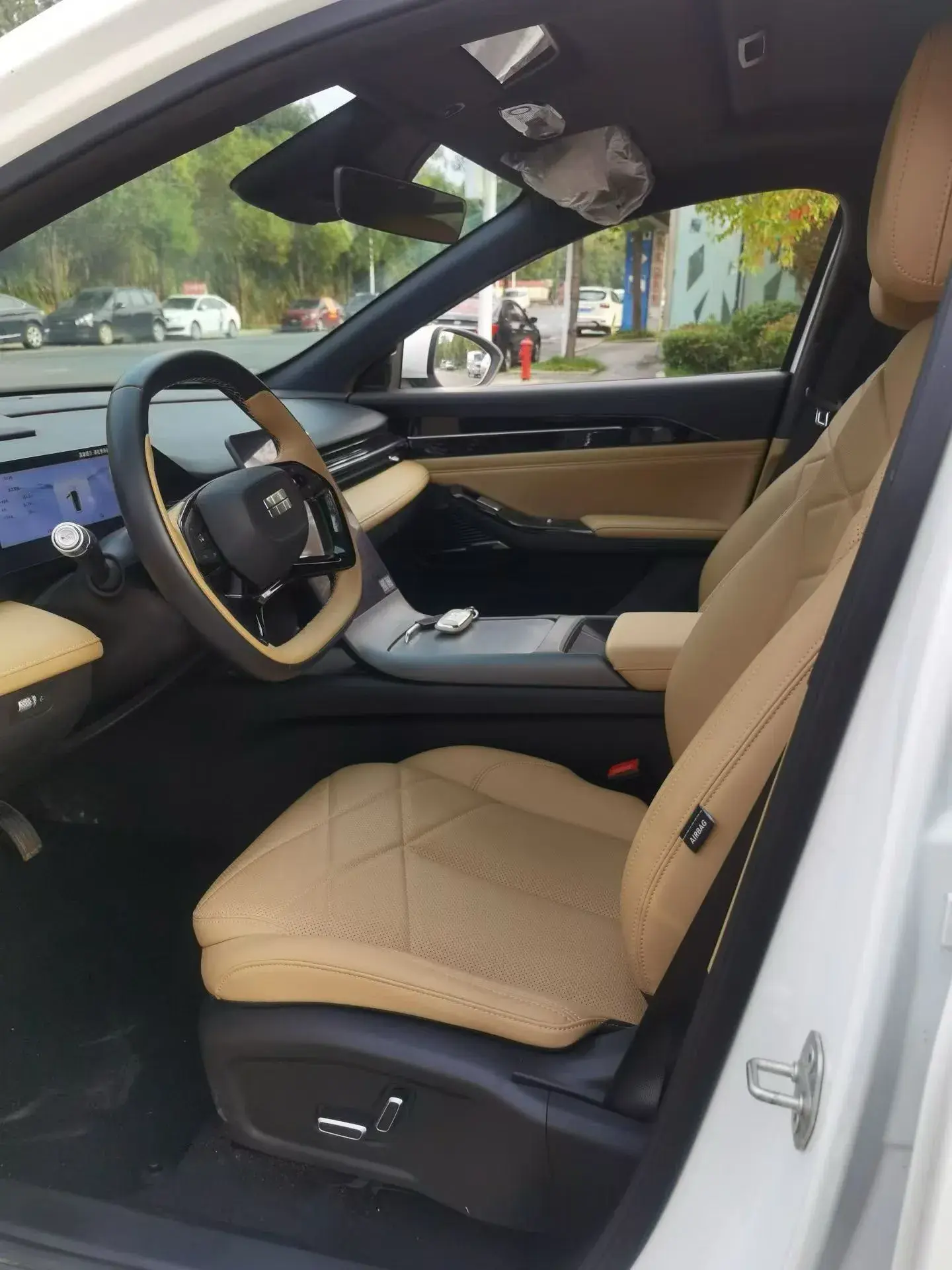 2023 GEELY GALAXY thumbnail 4