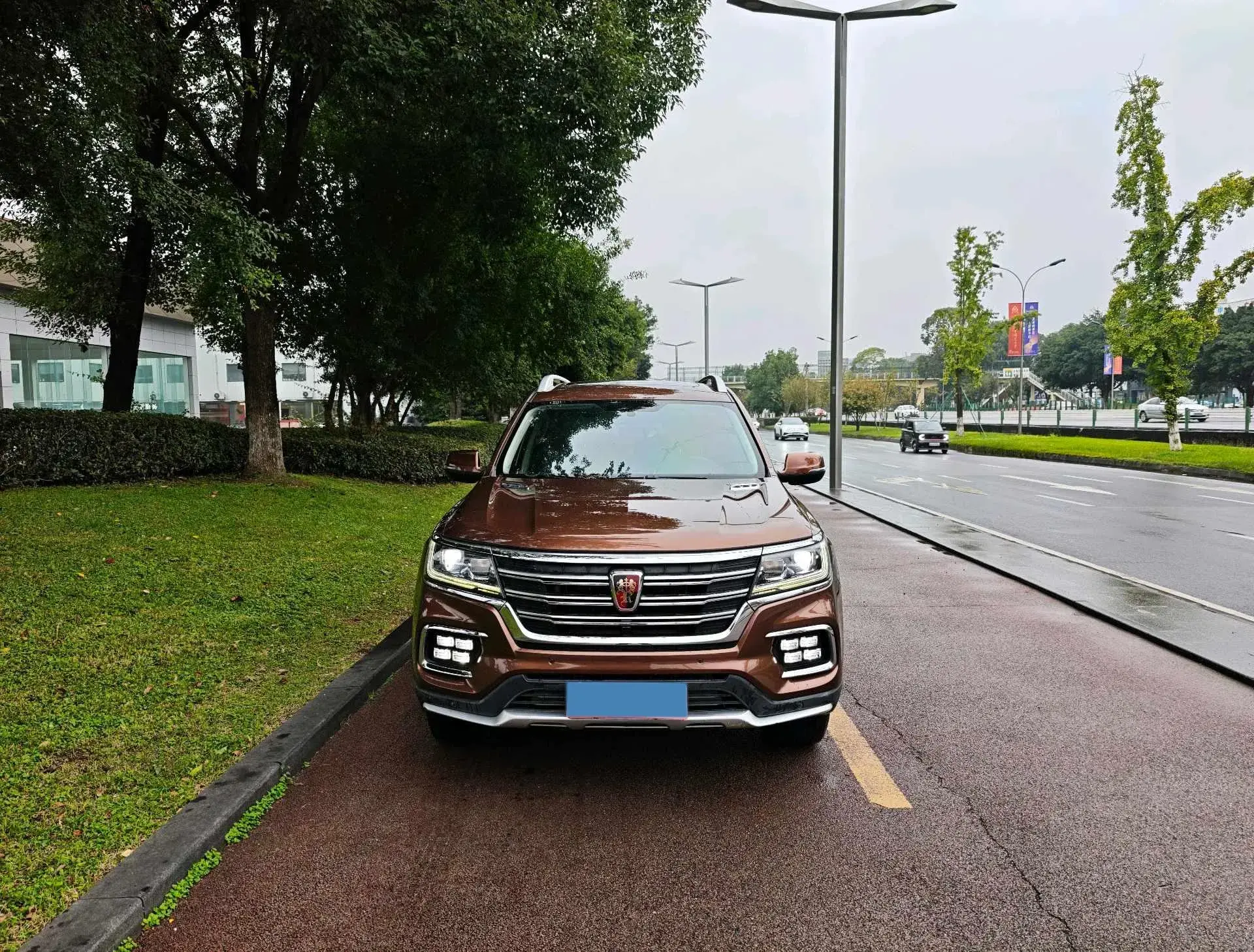 2018 ROEWE RX8 thumbnail 2