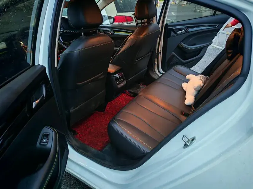 2021 ROEWE I5 thumbnail 4