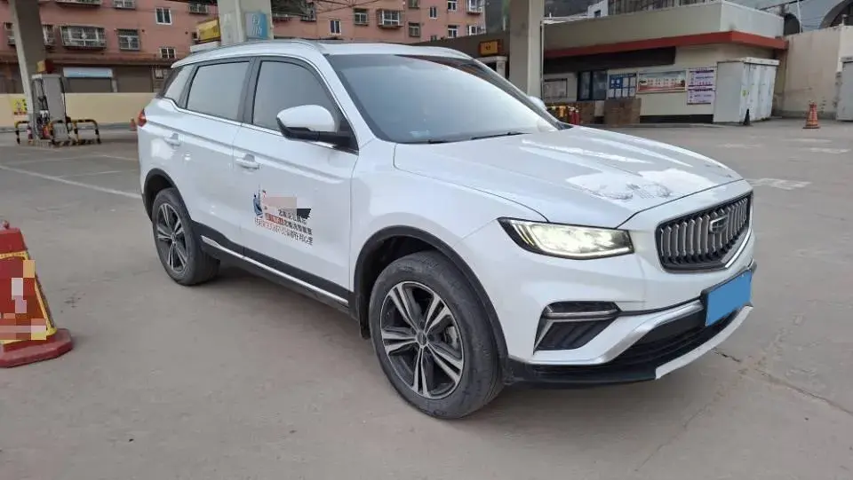 2022 GEELY AZKARRA thumbnail 3