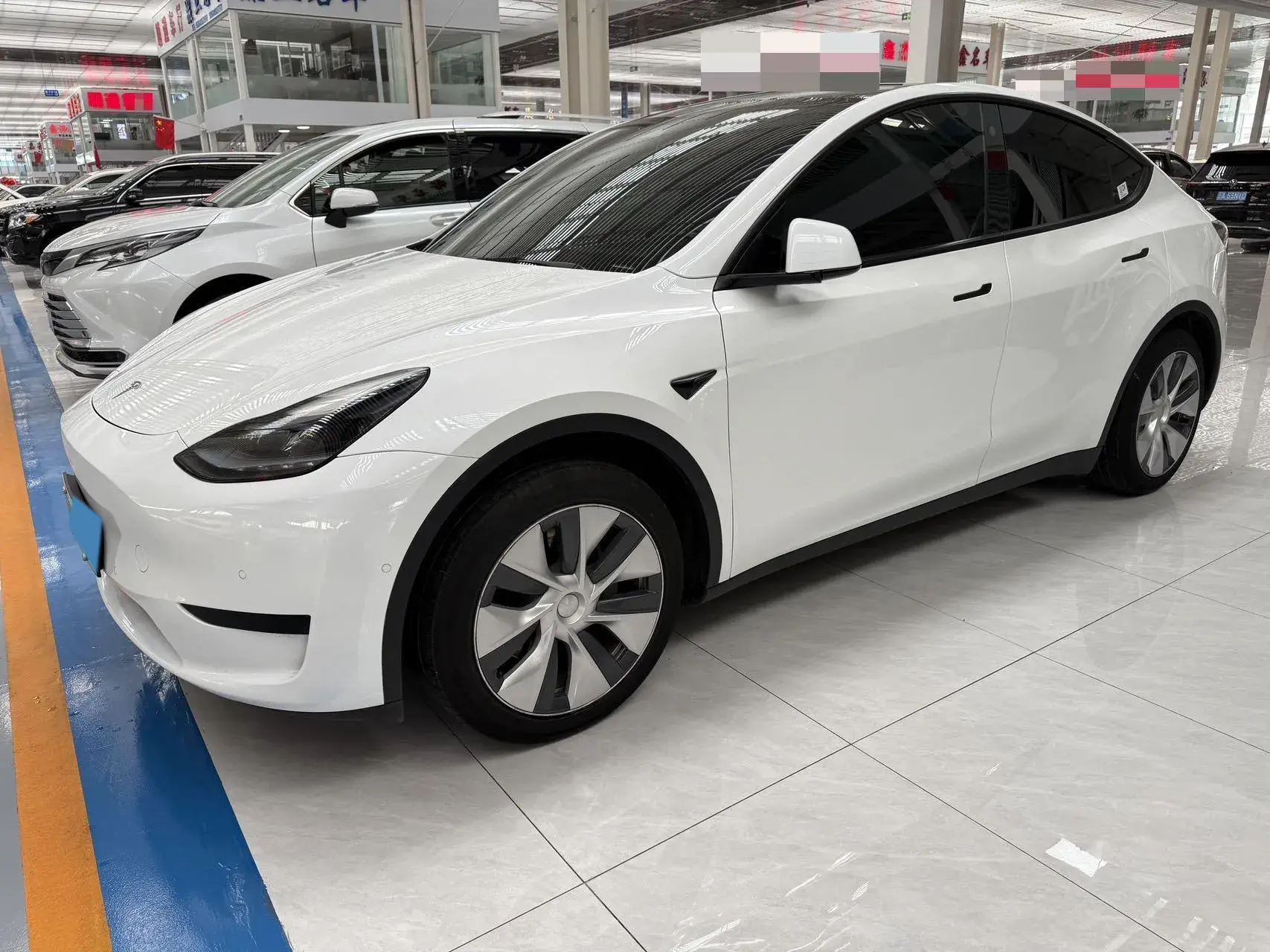 2022 TESLA MODEL view 1
