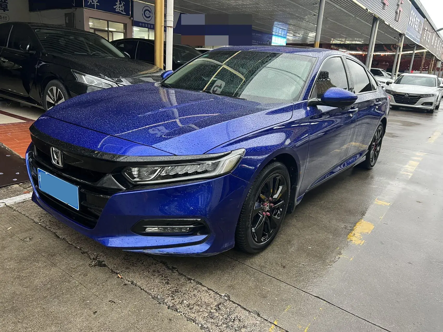 2018 HONDA ACCORD view 1