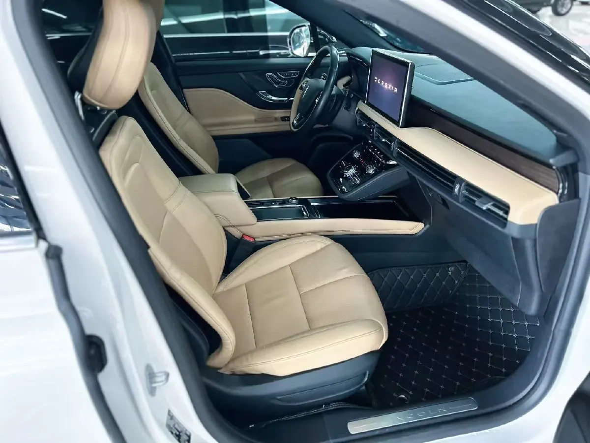 2022 Lincoln Corsair 2.0T 245HP L4 8AT,autocango,china used car exporter,china ev exporter,chinese used car exporter,chinese used ev exporter