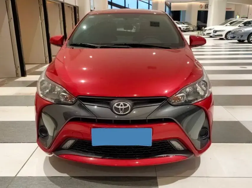2021 TOYOTA YARIS thumbnail 3