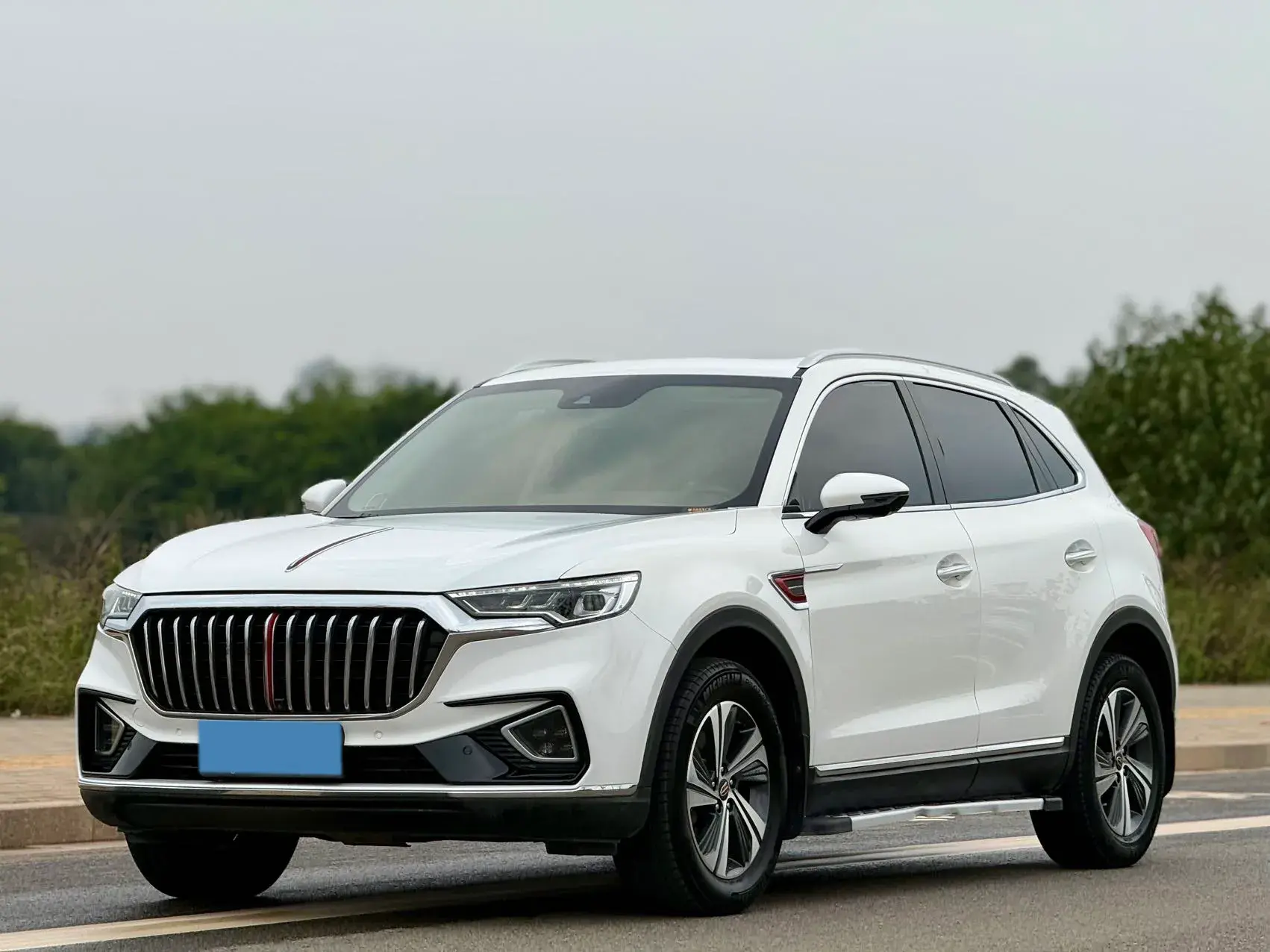 2019 HONGQI HS5 view 1