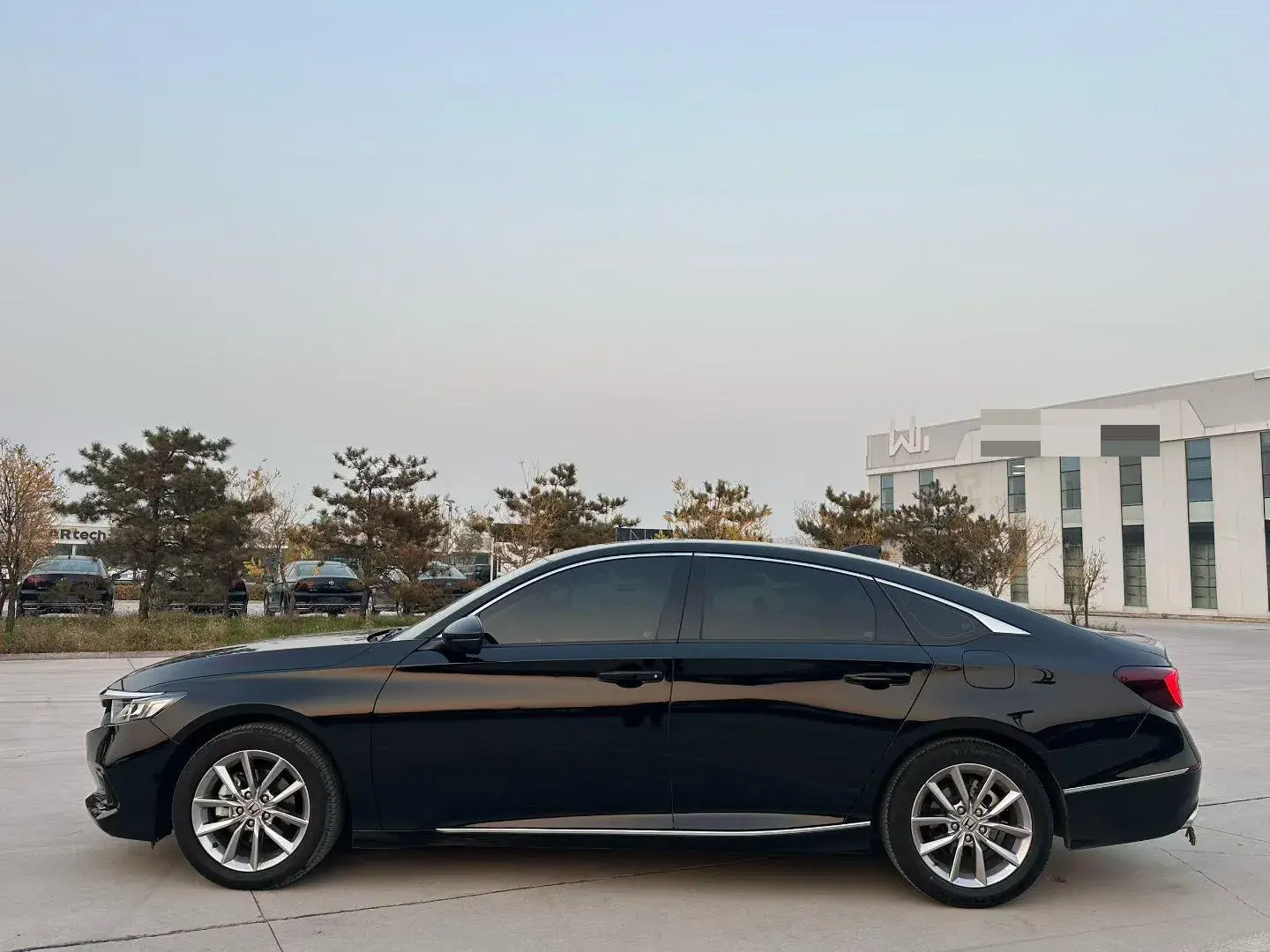 2022 HONDA ACCORD thumbnail 2