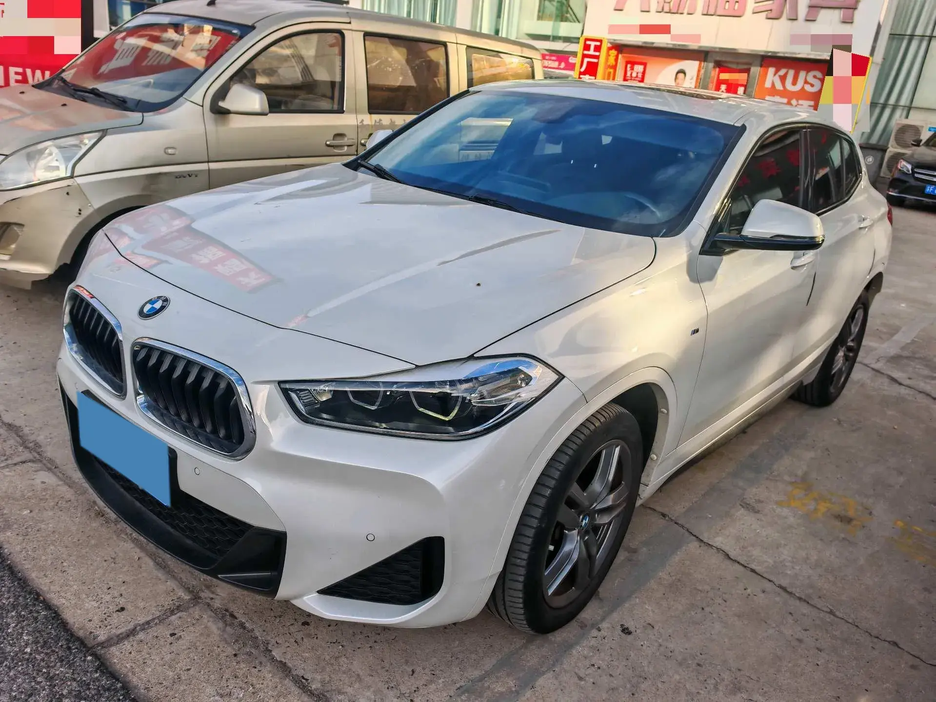 2021 BMW X2 thumbnail 4