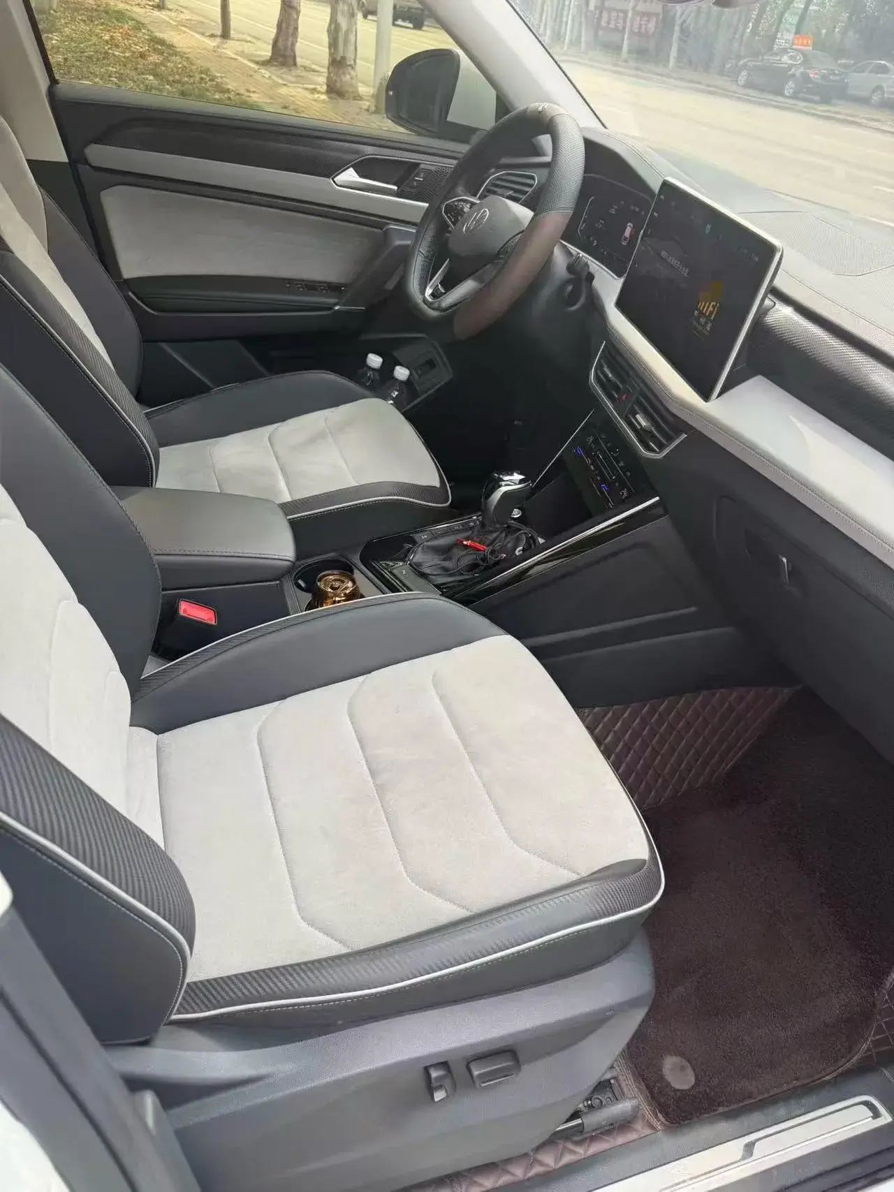 2023 VOLKSWAGEN TAYRON thumbnail 4