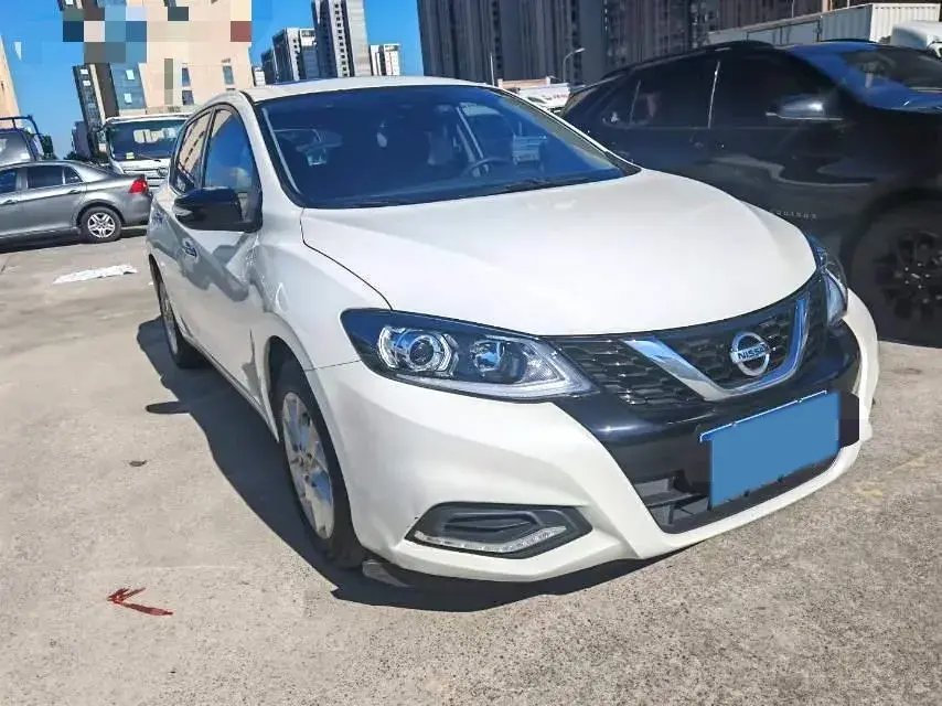 2021 NISSAN TIIDA thumbnail 3
