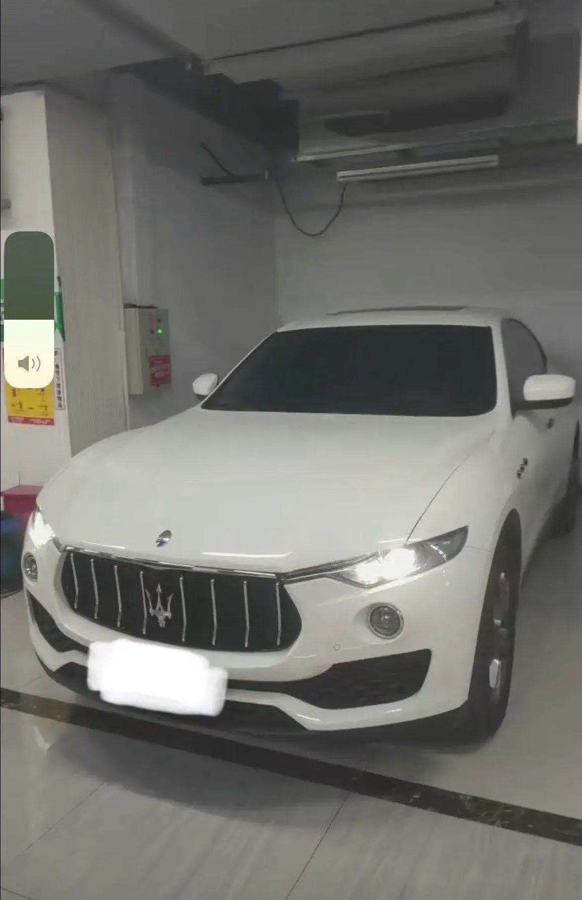 2019 MASERATI LEVANTE view 1